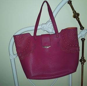 LIZ CLAIBORNE SUMMER TOTE